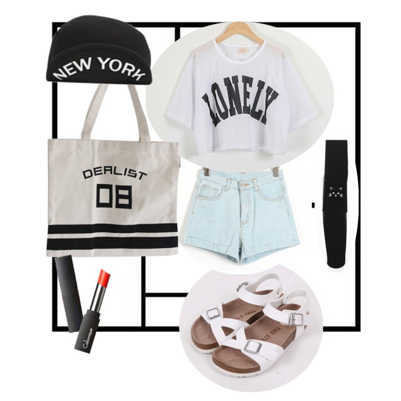 16,유앤미 Blue tone shorts,유앤미 리오샌들등을 매치한 코디