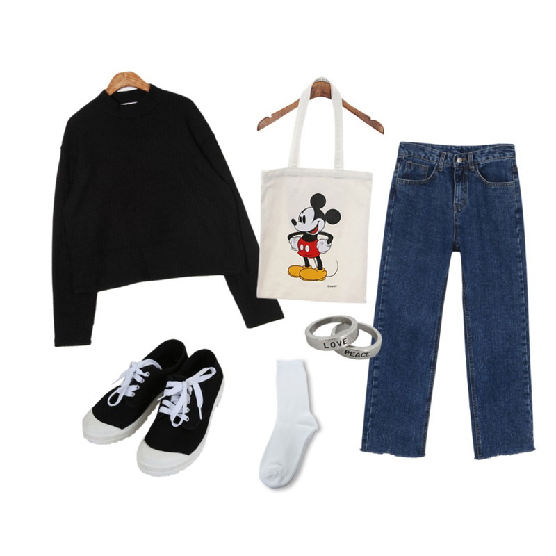 Zemma World Basic golgi color socks,Zemma World 니트-폴라 (knit),daily monday Straight cut-off denim jean등을 매치한 코디