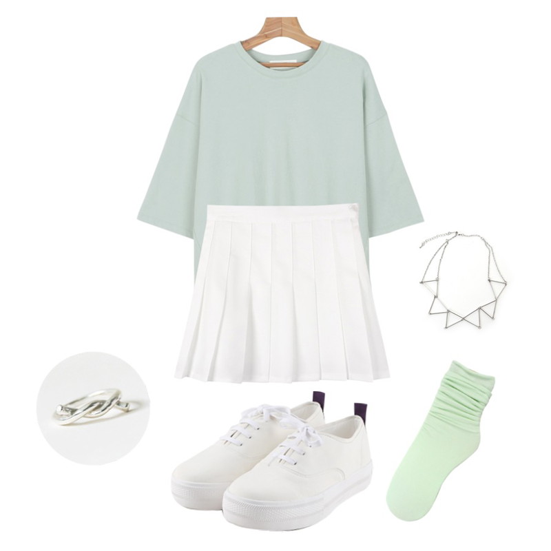 daily monday Side slit 1/2 tee(19~22 입고예정),Rough & Detail golgi stockings, socks_mint,biznshoe AA tennis skirt (5color)등을 매치한 코디