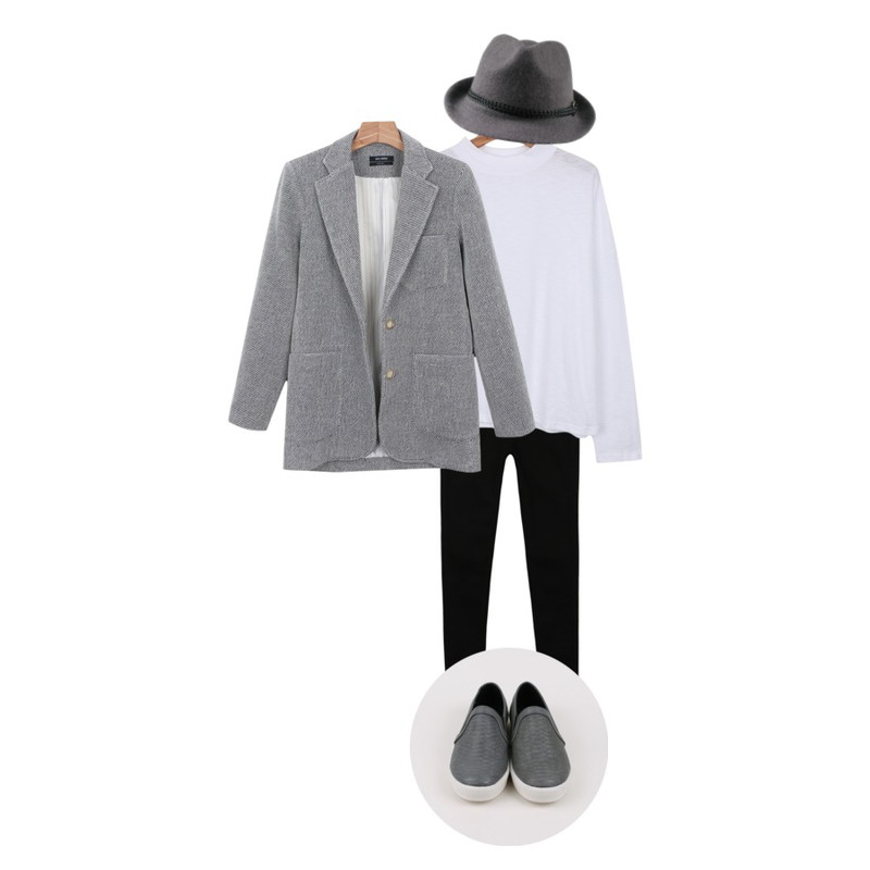 daily monday Daily vintage cotton jacket,daily monday Slim-fit tension cotton skinny,daily monday Half neck slab tee등을 매치한 코디