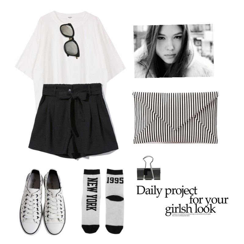biznshoe Color stripe clutch (4color),biznshoe Side slit boxy tee (3color),Reine Alice Ribbon Short  Pants등을 매치한 코디