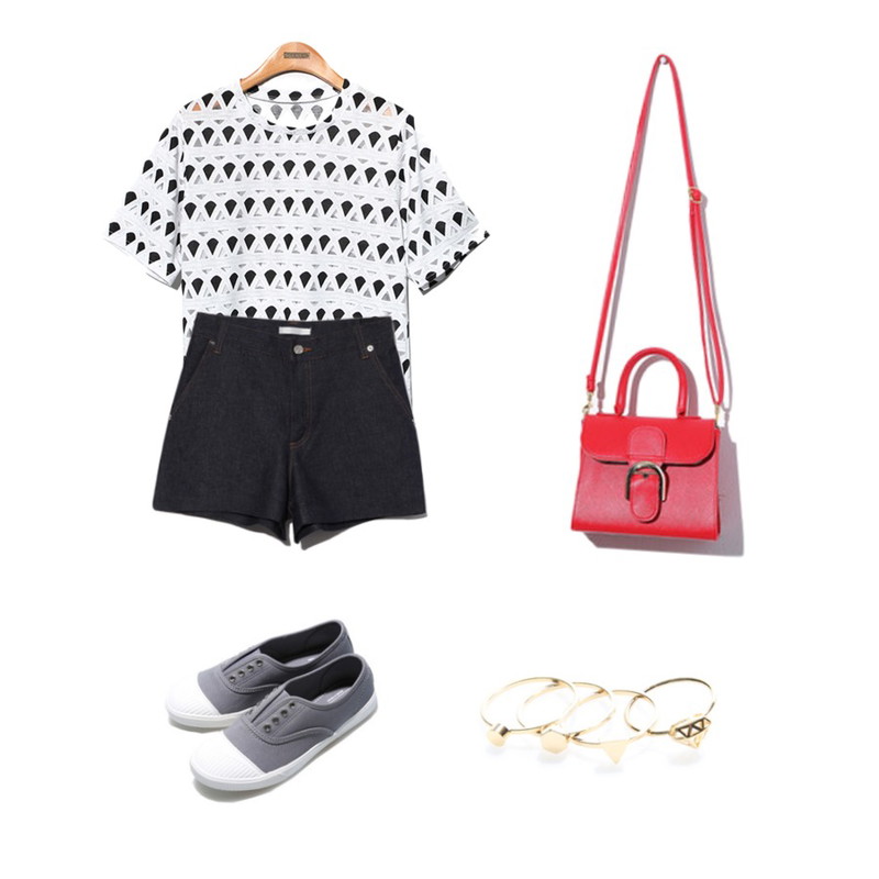 Reine Central Buckle Bag,Reine A Stitch Denim Shorts,Reine Bobo Triangle Tee등을 매치한 코디
