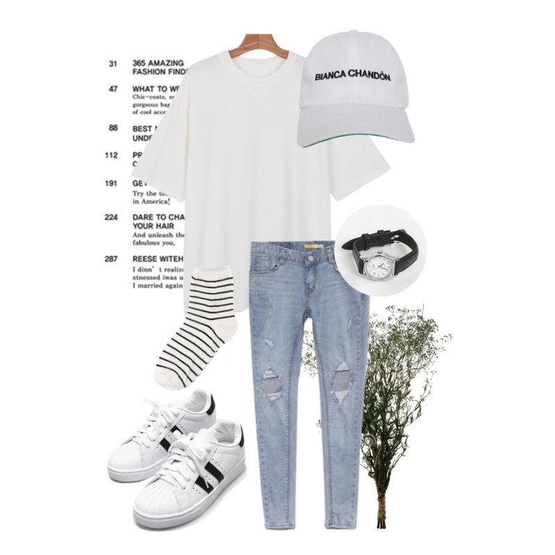 Untitled,white flower,daily monday Back printing point tee등을 매치한 코디
