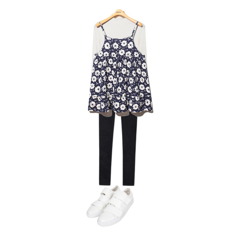 daily monday Two two slim tee[슬림티,하이넥,쫄티,골지티,하프넥,이너티,이너탑,기본티],Reine Garden Flower Sleeveless Onepiece,MIXXMIX 602 밴딩 데님 팬츠등을 매치한 코디