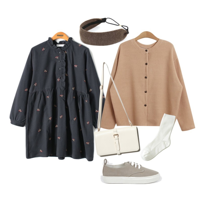 Reine Three Space Buckle Cross Bag,TODAY ME [cardigan]앨런 가디건,Reine Vintage Flower Shirring Onepiece등을 매치한 코디