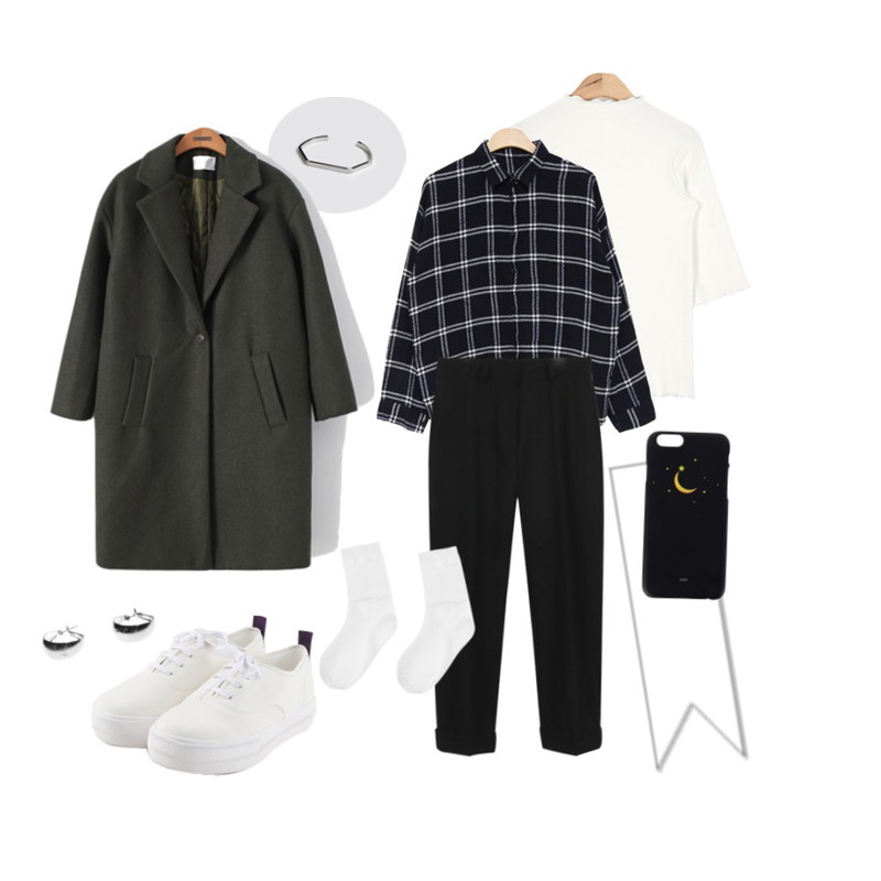 Untitled,AIN ruffle point slim T (4 colors),AIN 90 - bracelet (2 colors)등을 매치한 코디