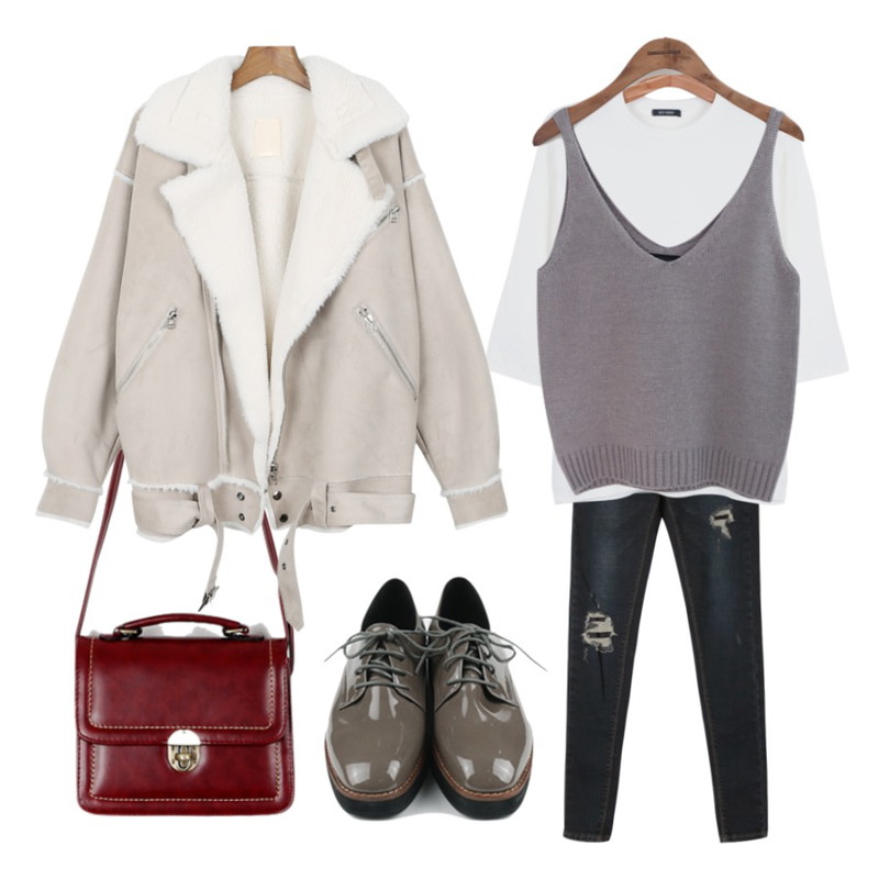daily monday Daily color 7-tee,DORA 윈터데미지P,daily monday Alice square bag등을 매치한 코디