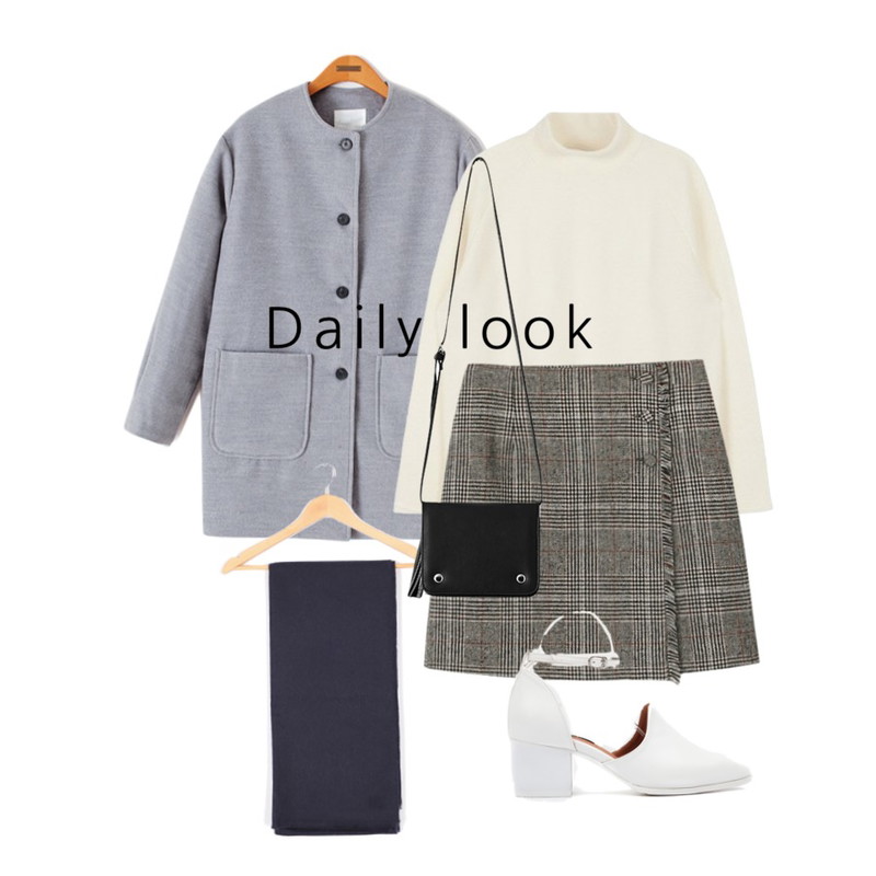 MIXXMIX 텐더 소프트 티셔츠,Reine 글로우 노멀 라운드 코트,daily monday Check fringe wrap skirt등을 매치한 코디