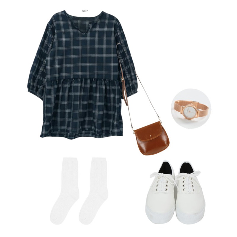 MIXXMIX 스크류 크릭 삭스,From Beginning Simple leather sneakers_H  (size : 230,235,240,245,250),DORA 리지숏OPS등을 매치한 코디