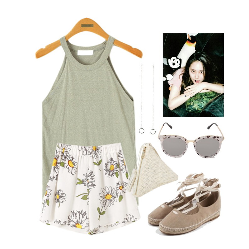 daily monday Pure strap shoes,Reine 프릭 홀터 슬리브리스 티셔츠,Reine 스터닝 블루밍 홀터넥 투피스등을 매치한 코디