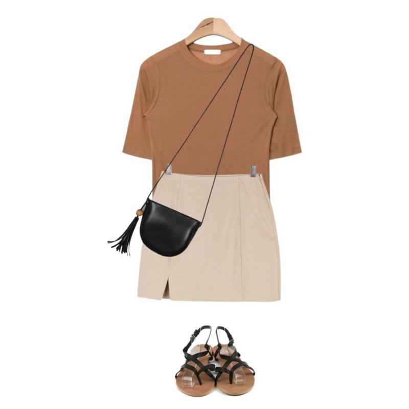 From Beginning Half tassel mini bag_B (size : one),BULLANG GIRL 세모트임SK,AIN soft basic half sleeve T (5 colors)등을 매치한 코디