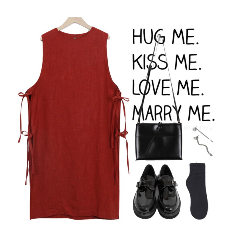 hug me,From Beginning Apron ribbon ops_B (size : free),From Beginning Flatfrom enamel buckle loafer_M  (size : 230,235,240,245,250)등을 매치한 코디