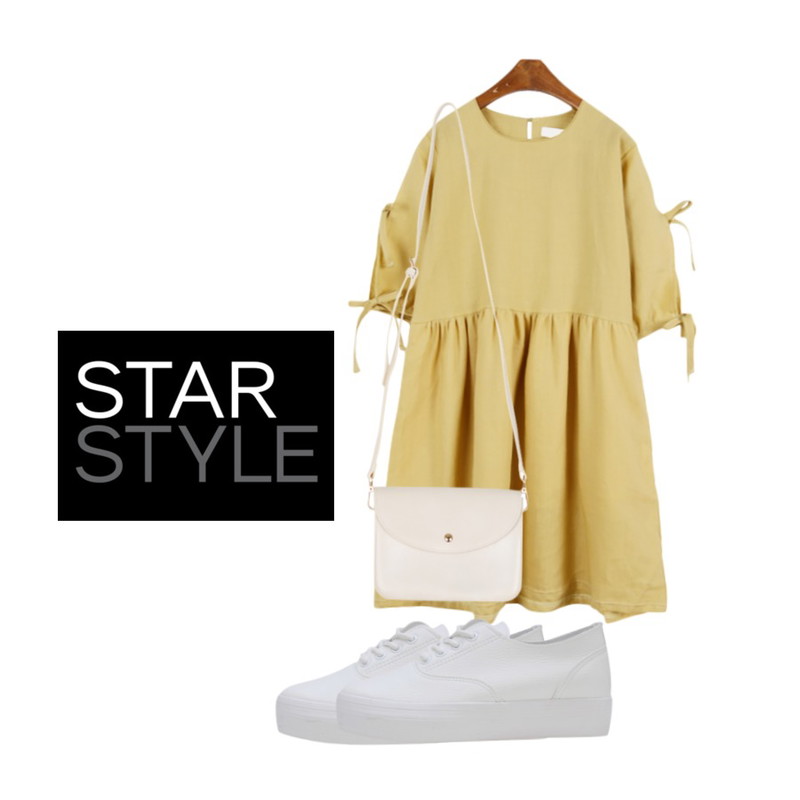 BULLANG GIRL 피렌체크로스백14000원,MINIBBONG 첫사랑-ops,LOVELY SHOES 로비 통굽 스니커즈 (5cm)등을 매치한 코디