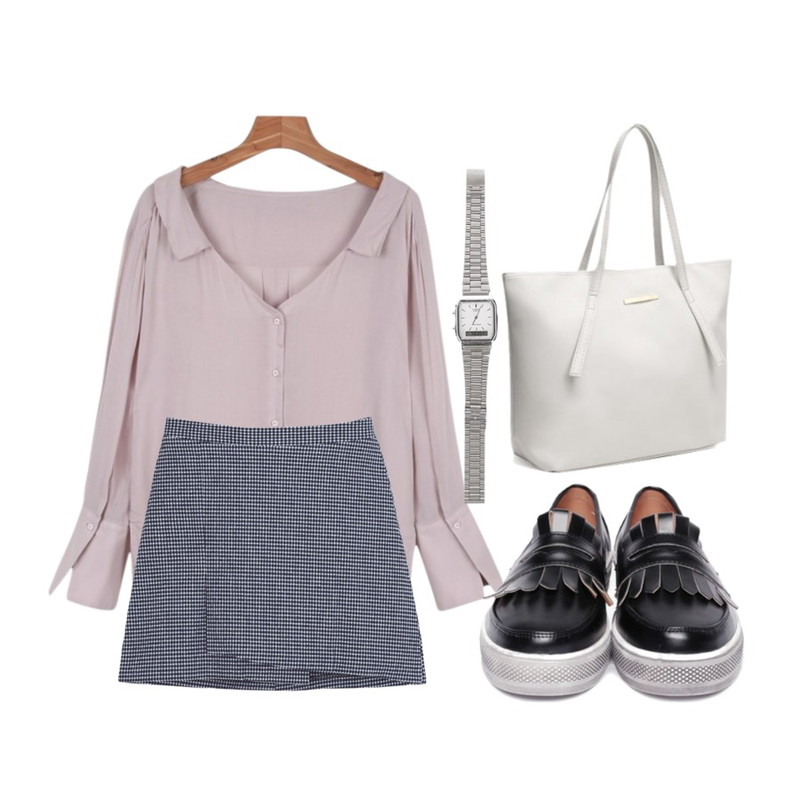 DORA 스윙스로퍼,daily monday Drop collar blouse,myblin 랩 스타일 체크 스커트(V)등을 매치한 코디