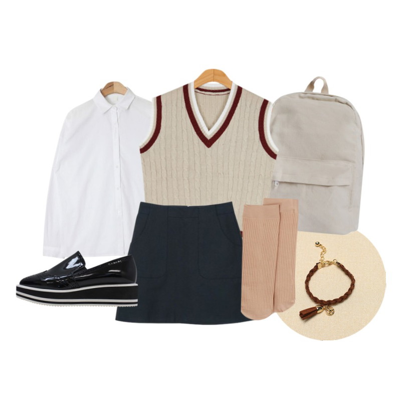 Reine 테슬 골드 스웨이드,MIND ME 데일리 데님 코튼백팩 (4color),AIN boxy fit slit stripe shirts (3 colors)등을 매치한 코디