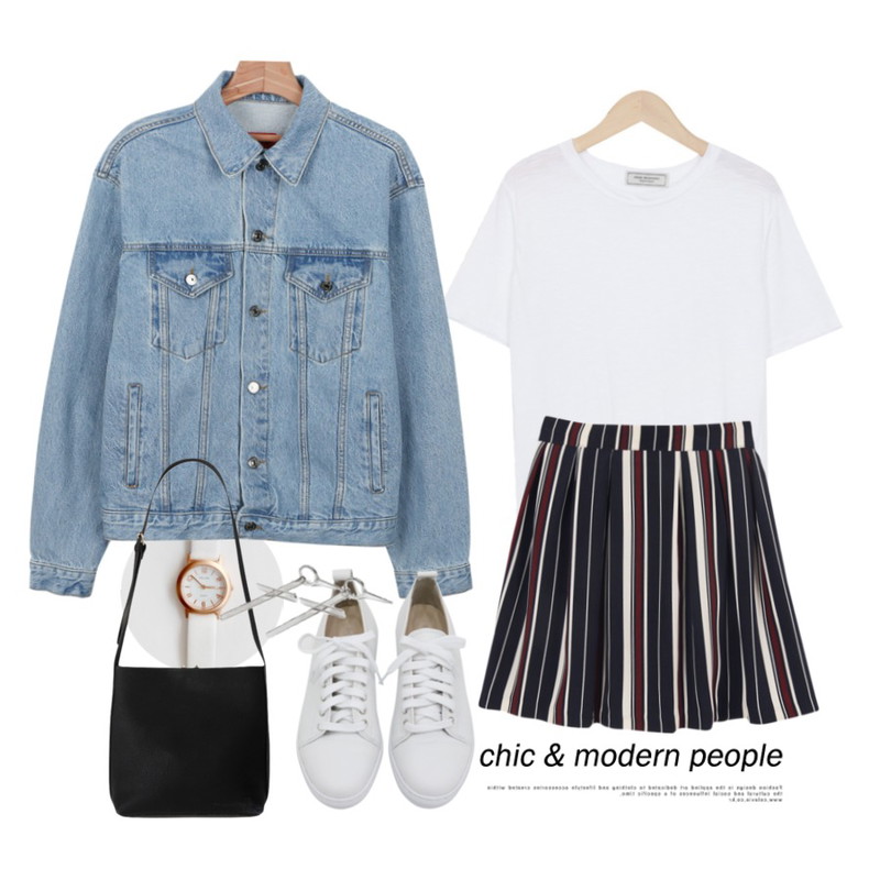 daily monday Boxy basic denim jacket,daily monday Daily clean watch,From Beginning Made_top-111_half slab T (size : free)등을 매치한 코디