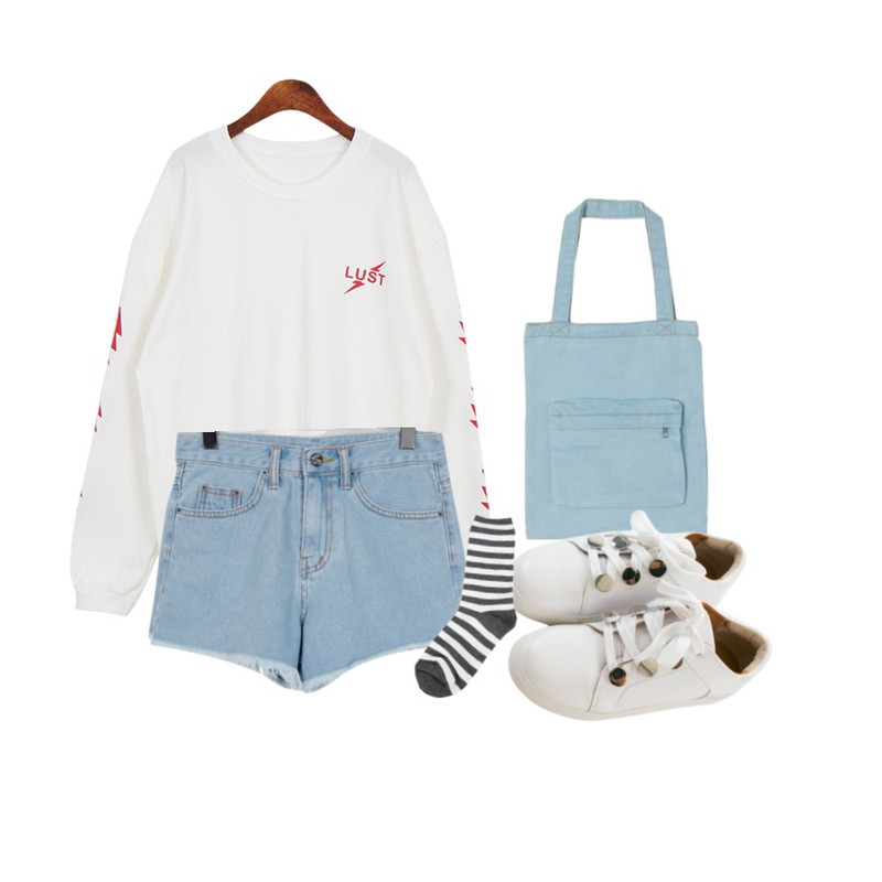DORA 사각건빵에코백,From Beginning Dry fringe denim shorts_K (size : S,M,L),Dailyco 번개루즈핏-t 등을 매치한 코디