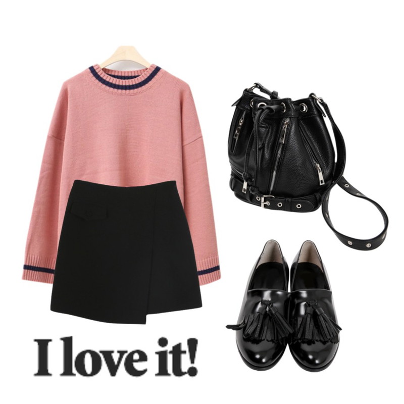 LINDA GIRLS 바네사 라운드 니트 (4color),daily monday Pocket rap mini skirt10/3 입고예정,From Beginning Mood tassel loafer_K (size : 225,230,235,240,245,250)등을 매치한 코디