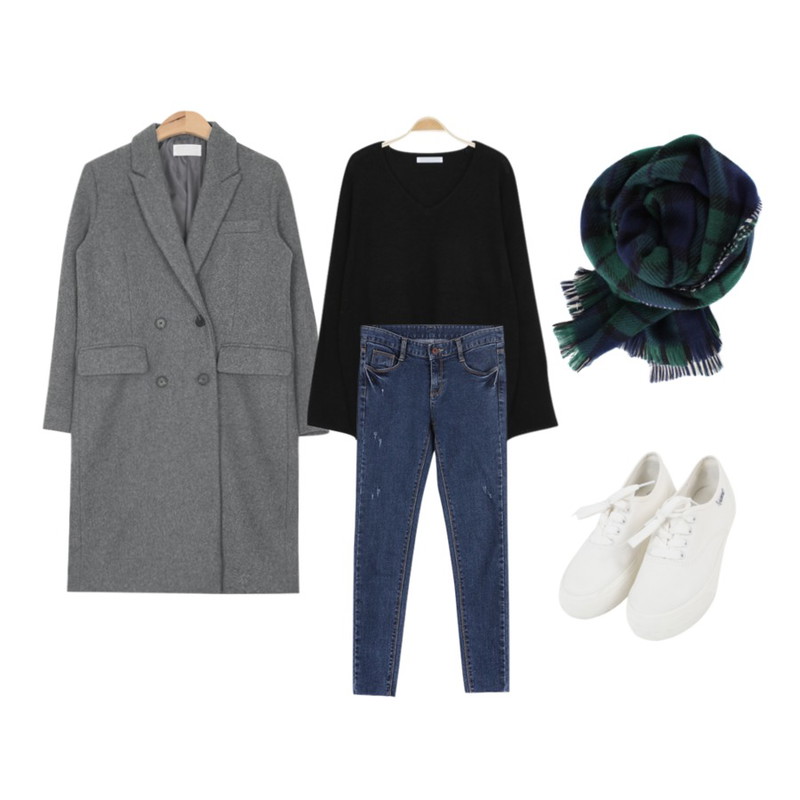 AIN modern double wool coat (3 colors),biznshoe Reversible check muffler (2color),myblin 여자여자 V넥 소매트임 니트 (5color)등을 매치한 코디