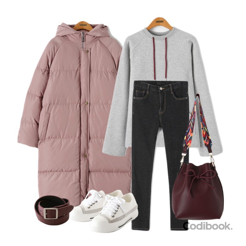 Reine 페로드 데님 스키니 팬츠,Reine 에플린 후드 롱 패딩,Reine 프리즌 끈 레글런 스웨트 셔츠등을 매치한 코디