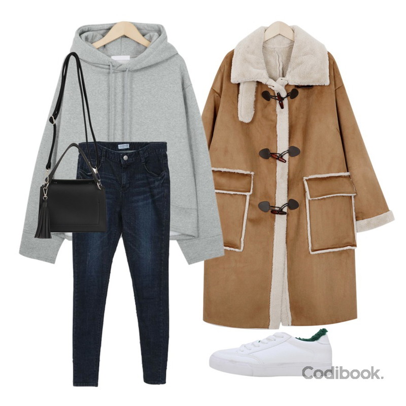 From Beginning Boy hood over mtm_M (size : free),From Beginning Bread long duffle mustang_K(size : free),LOVELY SHOES 에어리 퍼 스니커즈 (2.5cm) 32,900원 ->26,900원등을 매치한 코디