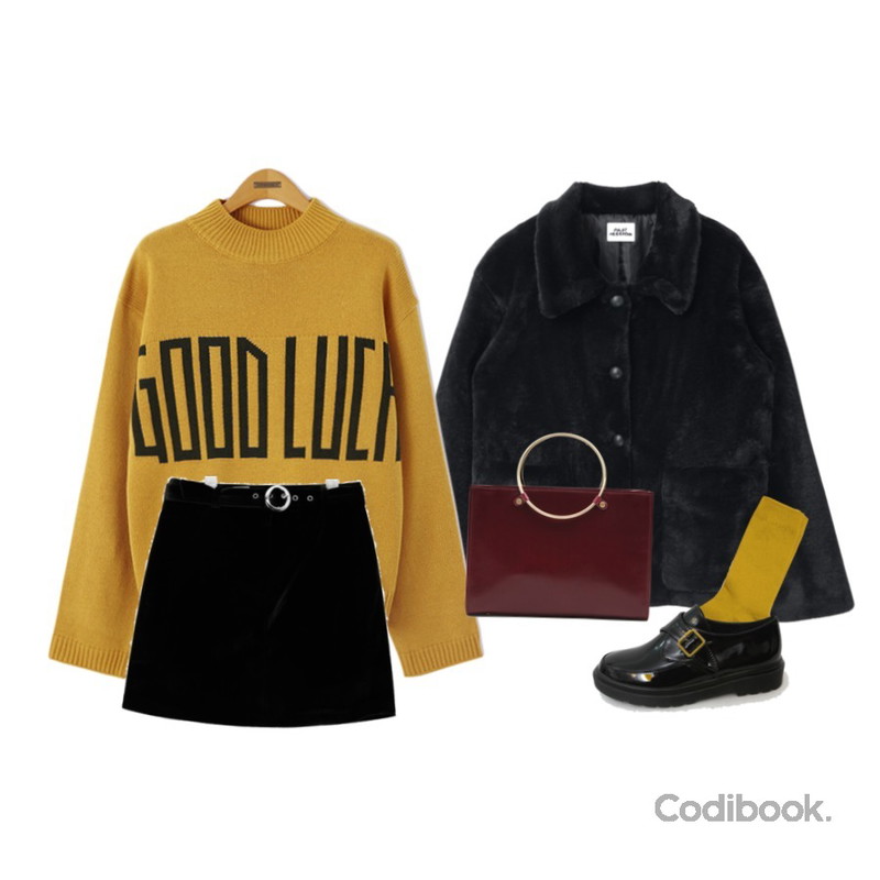 Reine Dayday Golgi Socks,MIXXMIX 러브 퍼 자켓(누빔),Reine 굿럭 라운드 레터링 니트등을 매치한 코디