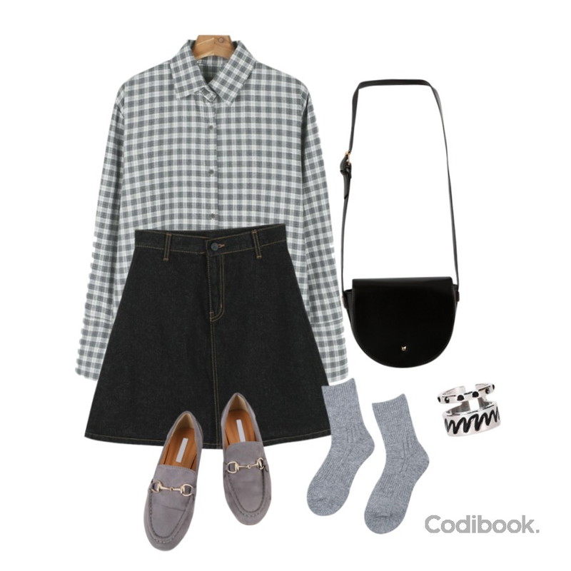 MINIBBONG 커넬 스웨이드 로퍼 (클래식한 체인디테일 · 편안한 데일리로퍼),daily monday Soft check cuffs shirt,IM3 홀린 데님스커트등을 매치한 코디