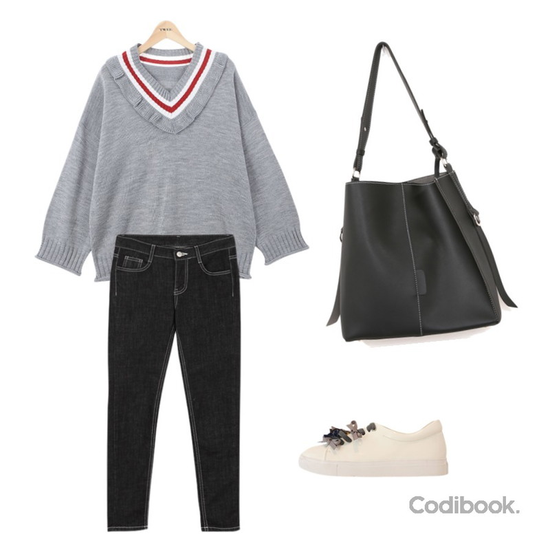 BANHALA 스티치 팬츠,LOVELY SHOES 카르니 리본 스니커즈 2.5cm,TWEE Frill line v-neck knit등을 매치한 코디