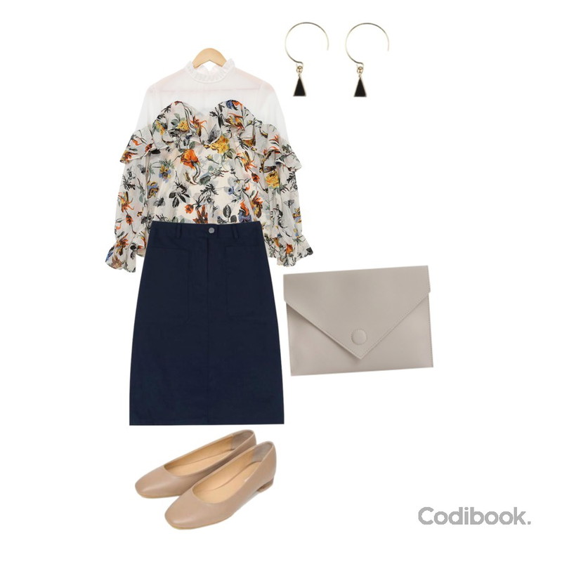 PSYCHOSHOP 프릴샤인 블라우스 (2colors),AIN daily wooden flat shoes (4 colors),daily monday Basic cotton h-line midi skirt등을 매치한 코디