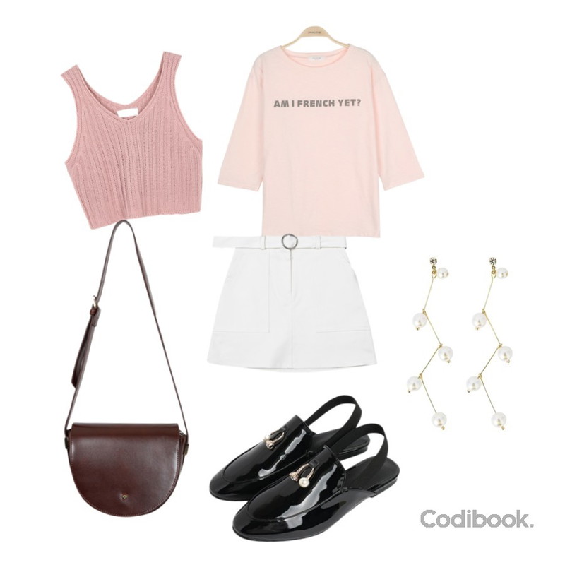 From Beginning Stud half-moon bag_H (size : one),IM3 파리지앵 반팔티[당일발송!],BANHALA 달의요정 뷔스티에등을 매치한 코디