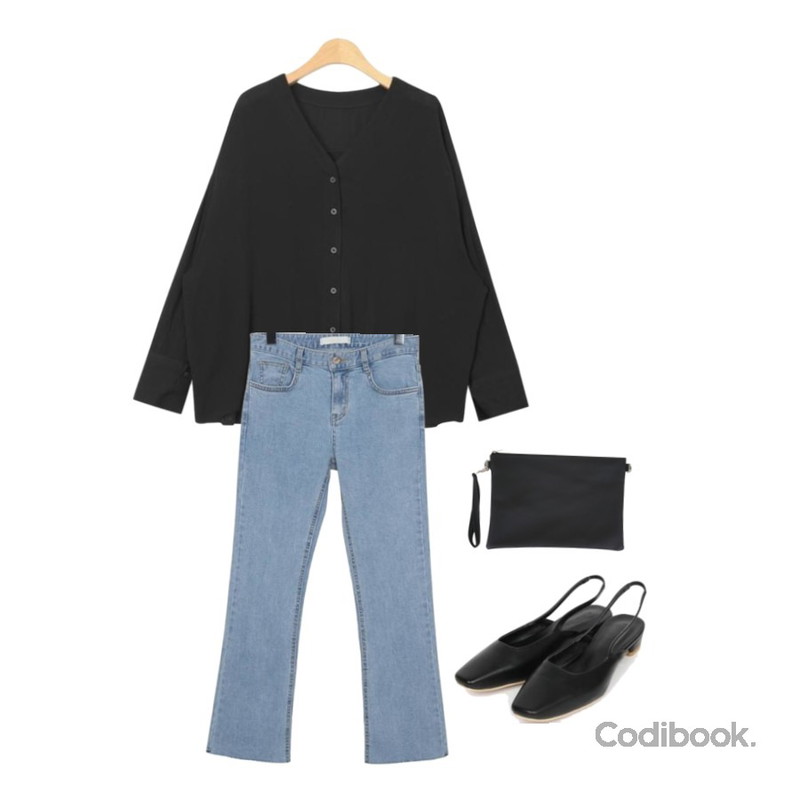 BULLANG GIRL 말랑카우 클러치,AIN boxy fit V-neck cuffs blouse (3 colors),From Beginning Blue semi-boots cut jean_B (size : S,M,L)등을 매치한 코디