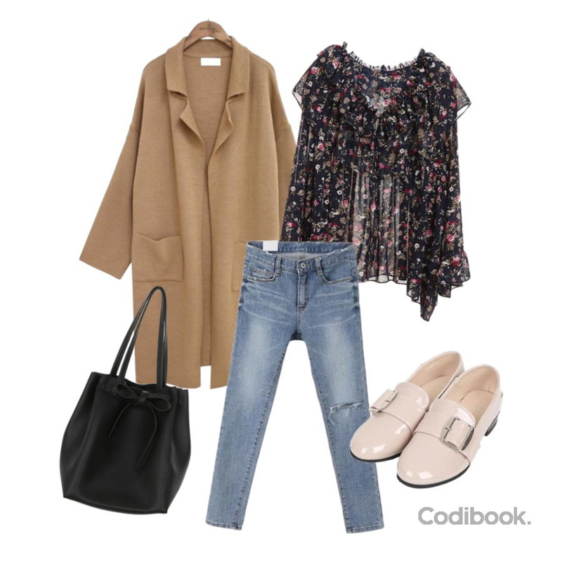 common unique [OUTER] KARA OPEN KINT COAT ,MINIBBONG 루틴 스키니 일자팬츠 (중/연청 2color),TWEE Blossom blouse등을 매치한 코디