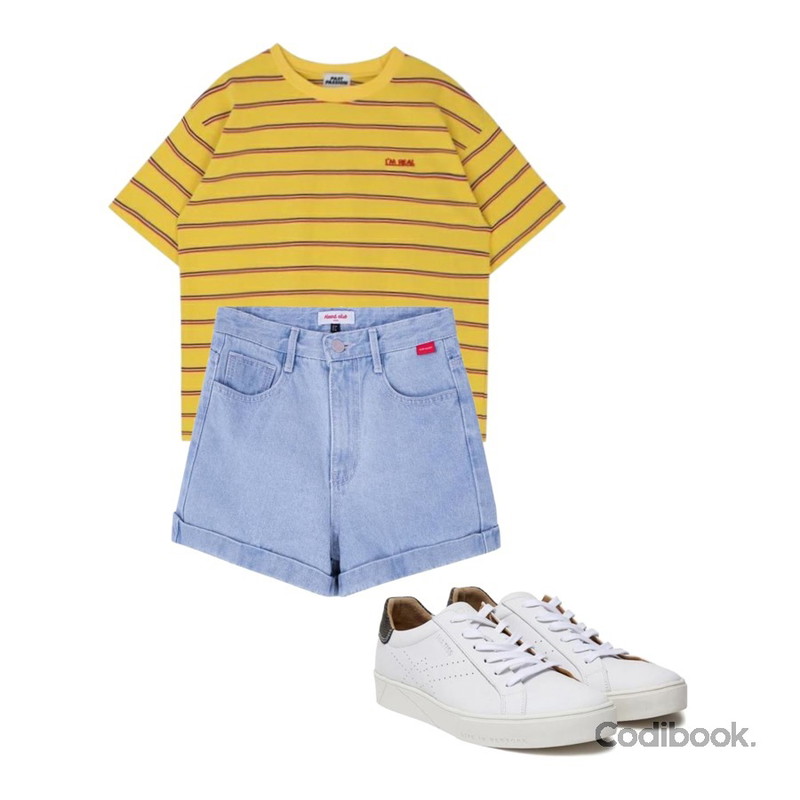 HATISS Broome Rebecca White sneakers,MIXXMIX 컬러풀 스트라이프 티셔츠,MIXXMIX Heart Pocket Denim Shorts등을 매치한 코디