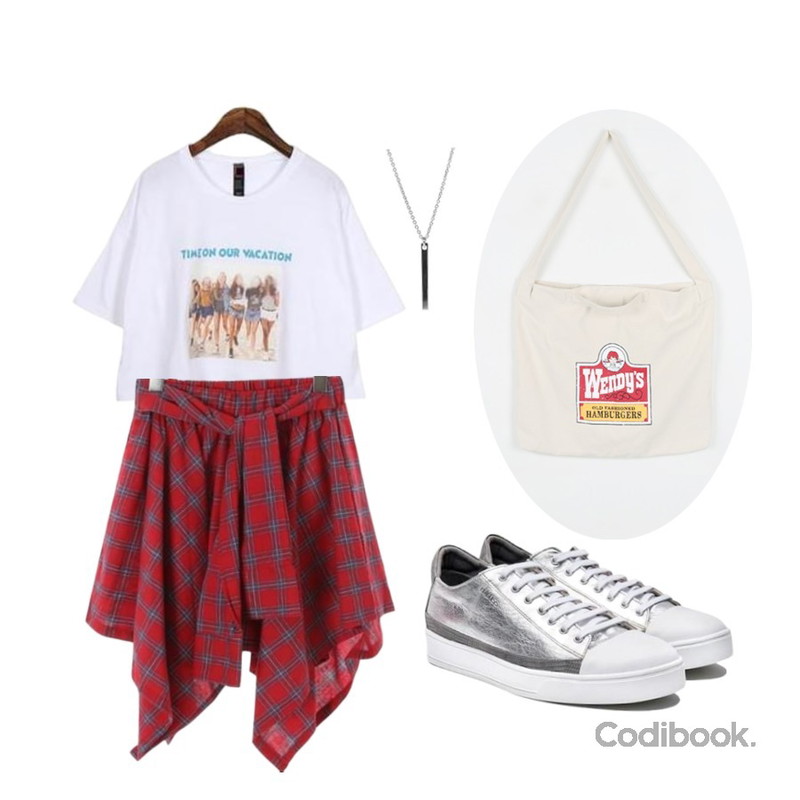 ROCOSIX scotland skirt,MIXXMIX 심플 바 목걸이,Dailyco 베케이션크롭티-t등을 매치한 코디