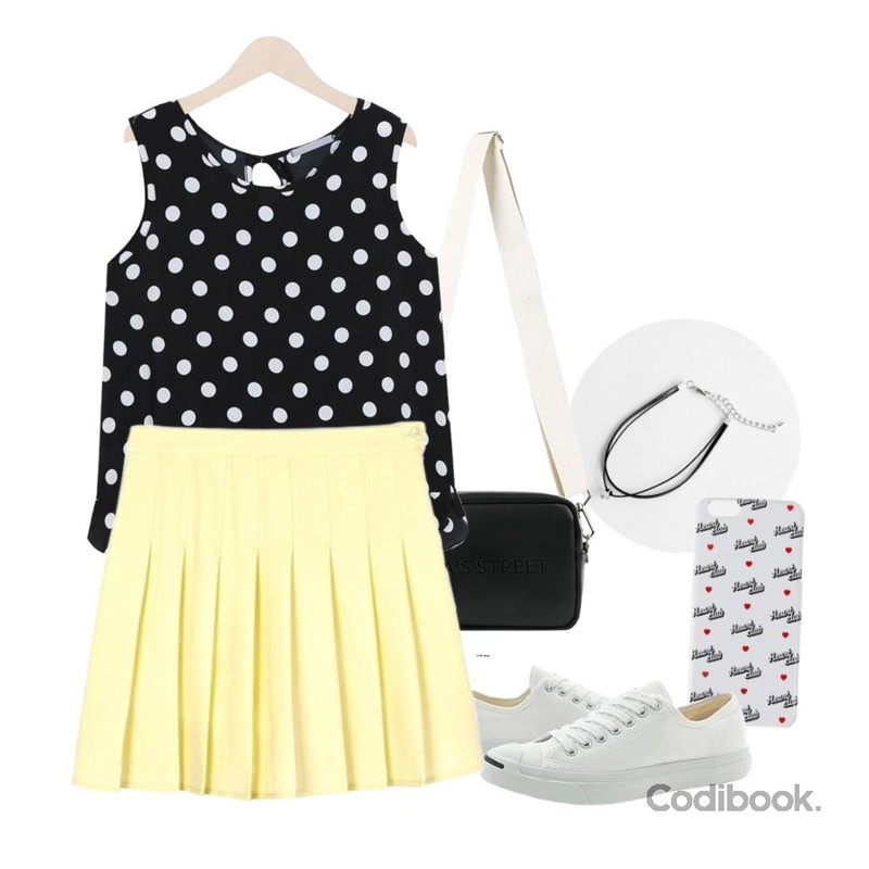 daily monday Smile layered yarn bracelet,biznshoe Strap square bag (6color),MIXXMIX Heart Phone Case등을 매치한 코디