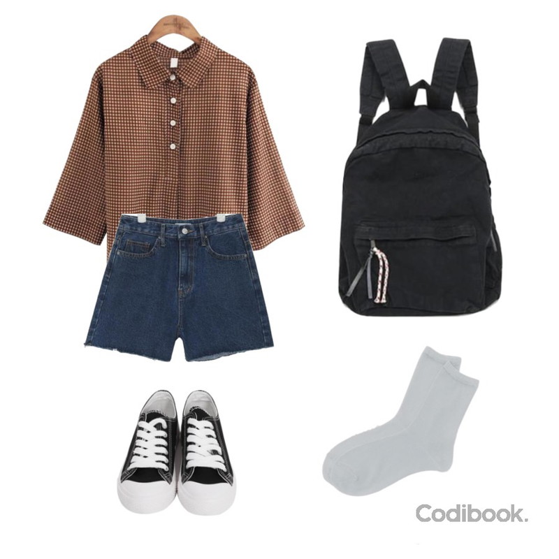 daily monday Glitter basic socks,AIN daily cutting highwaist short denim pants,common unique [TOP] CHECK BUTTON PINTUCK 1/2 BLOUSE등을 매치한 코디