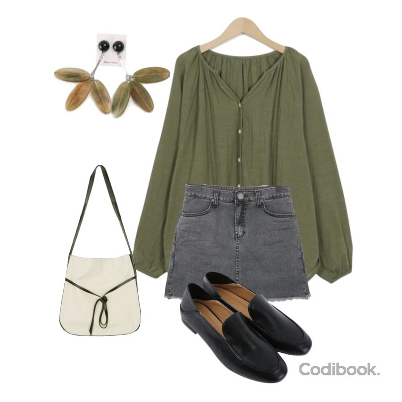 myblin 접어 신는 스티치 포인트 로퍼 (3color),From Beginning Smoky pantskirt_B (size : S,M),From Beginning Opening balloon blouse_B (size : free)등을 매치한 코디