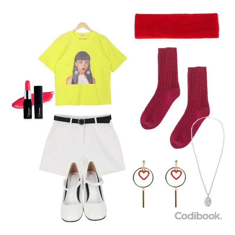TWEE 라인하트링 earring,LOOK CHIC 벨트 세트 롤업 반바지 (2 color),GARCONNE 어메이징 프린팅티셔츠 + 러쉬 롱코튼스커트등을 매치한 코디