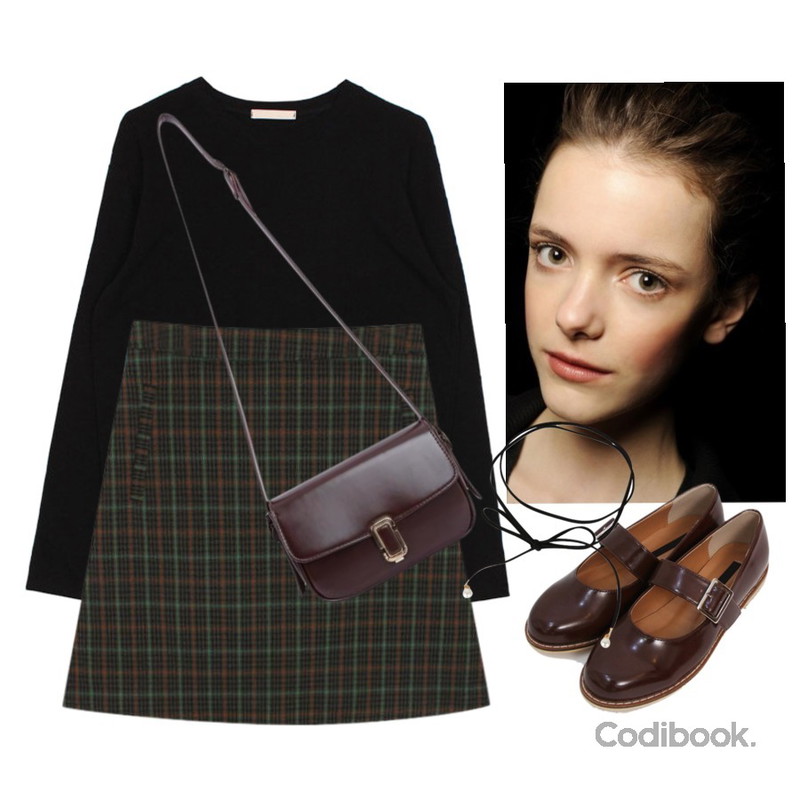 biznshoe Cutting round tee (6color),4,biznshoe Mini check skirt (2color)등을 매치한 코디
