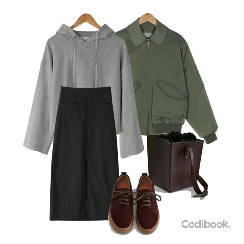 BANHARU H-line slit banding long skirt,BANHARU boxy fit short hood,BANHARU round collar ma-1 jumper등을 매치한 코디