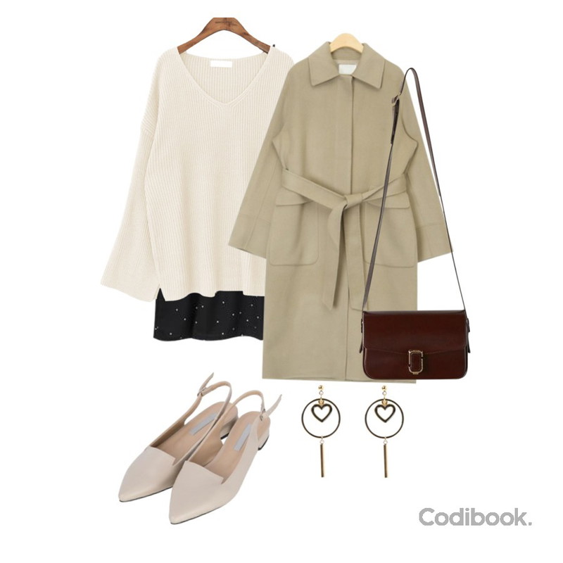 VICTORIA GARCONNE 똥글이 나시원피스,AIN large collar handmade coat,common unique [TOP] SLEEVE SLIT V NECK KNIT등을 매치한 코디
