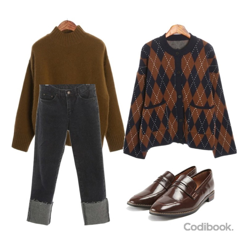 ROCOSIX latte argyle cardigan,ROCOSIX smooth golgi angora KN,ROCOSIX more roll-up denim PT등을 매치한 코디