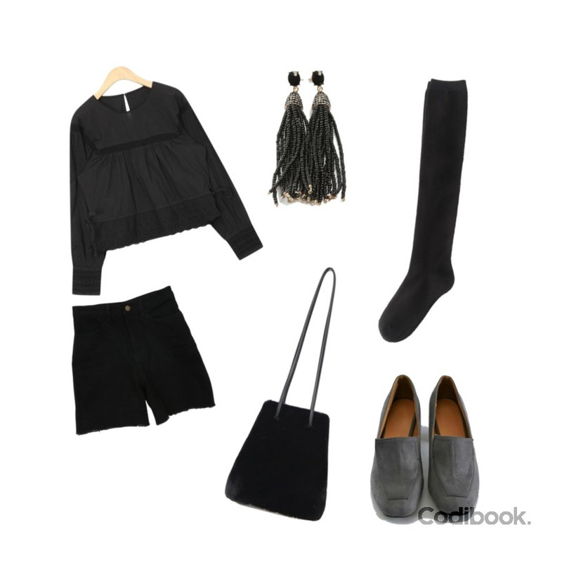 Zemma World Honest-5부쇼츠[size:S,M,L / 1color],ROCOSIX devil over knee socks,AIN may feminine blouse등을 매치한 코디