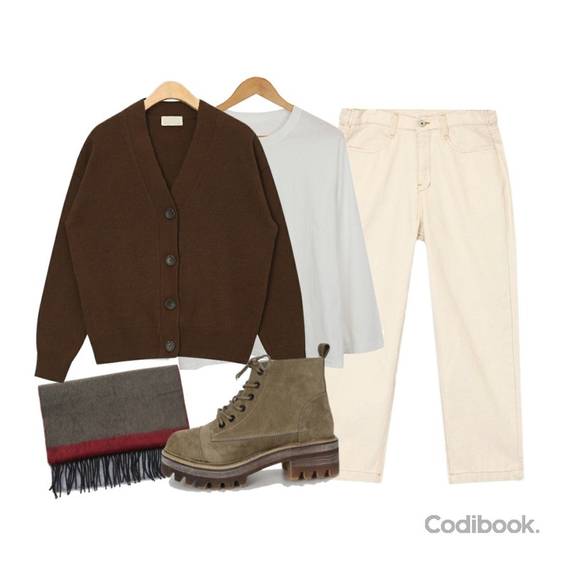 ROCOSIX lavey muffler,AIN relaxed wide pants,AWAB 초코베이직라운드티등을 매치한 코디
