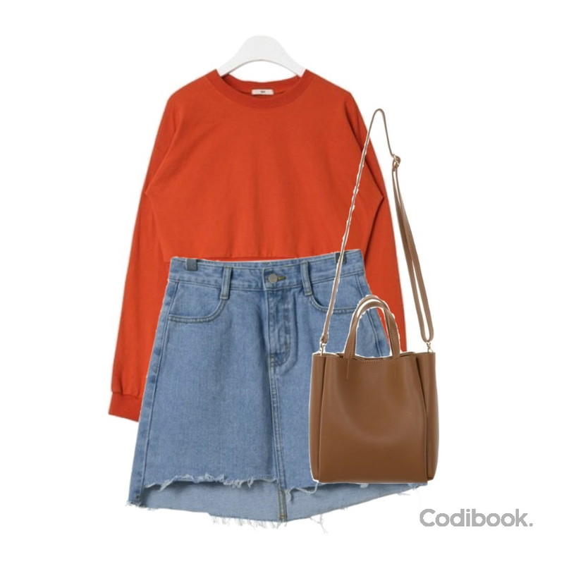 AIN FRESH A crop mtm (6 colors),UPTOWN HOLIC 커뮤니 bag (*2color),OBBANG STYLE 크릿 언발란스 청 스커트등을 매치한 코디