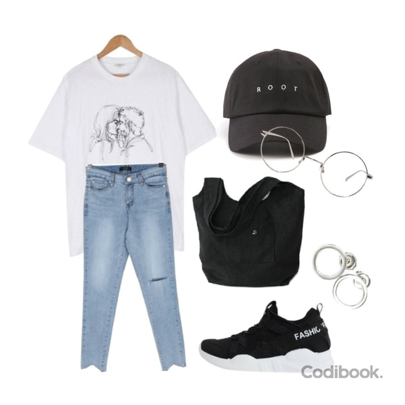 ROCOSIX root point cap,BULLANG GIRL 키스입술반팔T,BULLANG GIRL 학다리핏데님P등을 매치한 코디