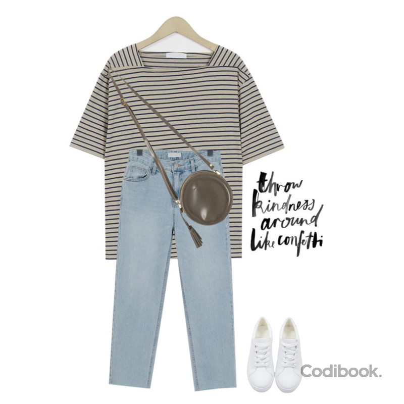 Reine 데일러 탬버린 크로스백,From Beginning Muse straight denim pants_K (size : S,M,L),From Beginning Trumpet square stripe T_K (size : free) 등을 매치한 코디