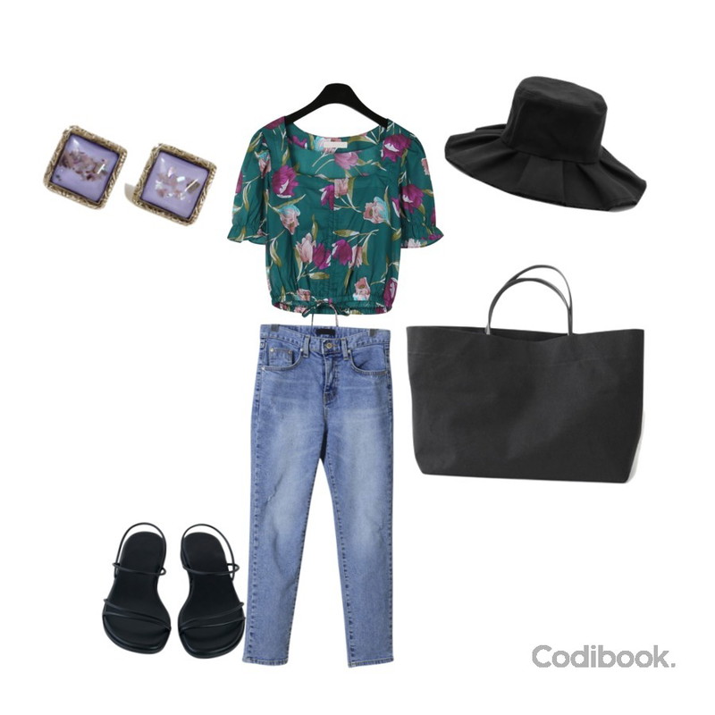 OBBANG STYLE 페스트 일자 데님팬츠,BANHARU daily slim strap sandal,daily monday Splendid flower crop blouse등을 매치한 코디