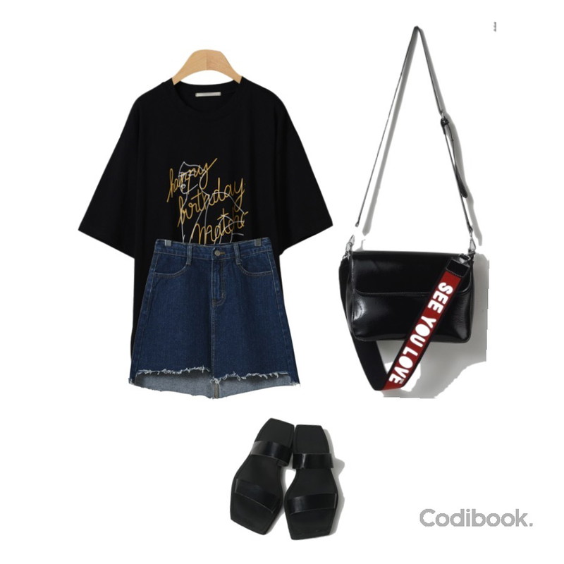 OBBANG STYLE 크릿 언발란스 청 스커트,OBBANG STYLE 마로니 스트랩 뮬 슬리퍼,OBBANG STYLE 드로잉 루즈핏 반팔 티셔츠등을 매치한 코디
