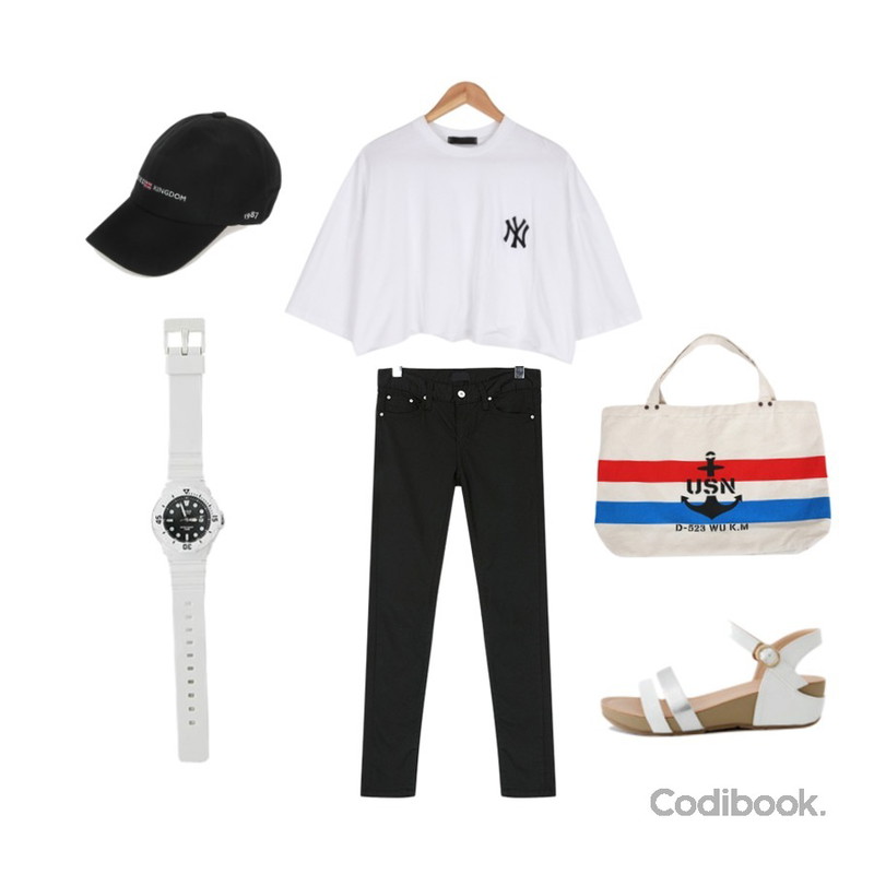 ROCOSIX 아토 블랙 스키니 팬츠,LOVELY SHOES 파일런 키높이 스트랩 샌들 4.5cm,BULLANG GIRL NY크롭반팔T등을 매치한 코디